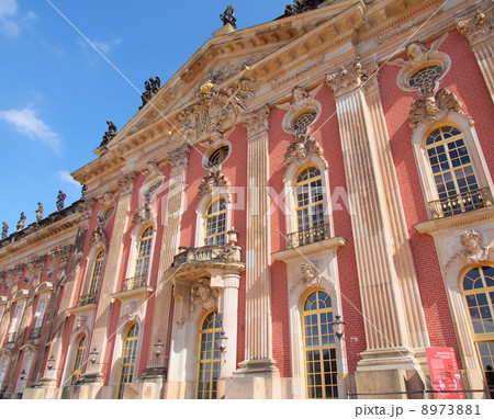 ドイツ　ポツダム　サンスーシ公園　新宮殿 8973881