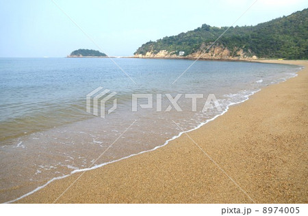 直島　波打ち際の風景 8974005