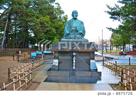 上杉鷹山公之像(米沢城/山形県米沢市丸の内) 上杉鷹山公之像(米沢城/山形県米沢市丸の内) 8975726