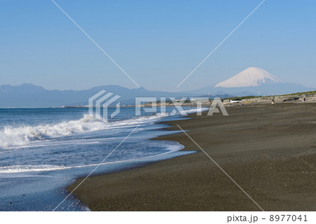 辻堂西海岸と富士山 8977041