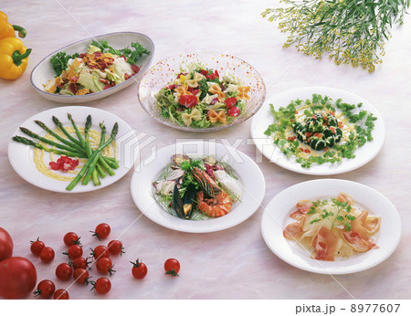サラダいろいろ 8977607