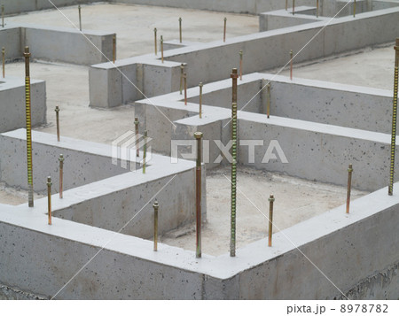 住宅の基礎工事 8978782