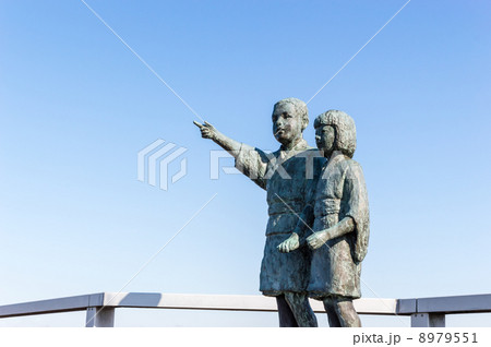 銅像のある橋 8979551
