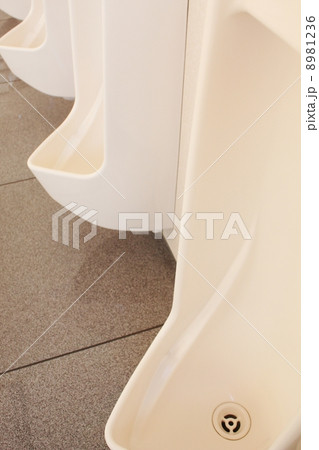 公衆トイレ 8981236