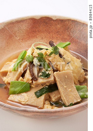 高野豆腐の玉子とじ 高野豆腐の玉子とじ 8984415