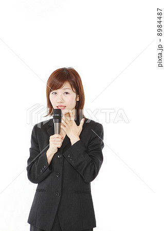 セミナーの女性講師 8984487