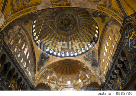 Hagia Sophia - Interior view 8985730