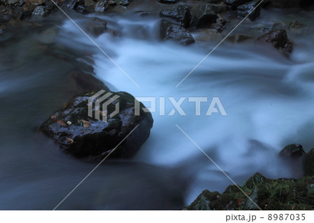 足羽川渓谷 8987035