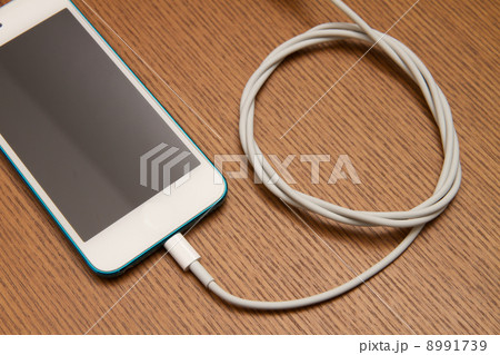 充電中のDAP もしくはスマホなどの情報端末イメージ 8991739
