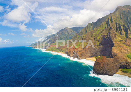 ハワイ　カウアイ島　ナパリコースト　カララウビーチ　空撮 8992121