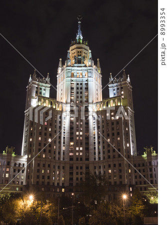 Kotelnicheskaya Embankment Building 8993354