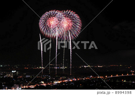 花火と夜景 8994398