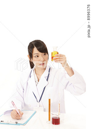 女性研究者 8996376