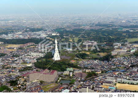 富田林市大平和祈念塔を空撮 富田林市大平和祈念塔を空撮 8997028