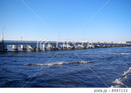 江の島側から見た江ノ島大橋 8997133