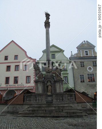 チェコの街を歩く（チェスキー・クルムロフ旧市街） 9003067