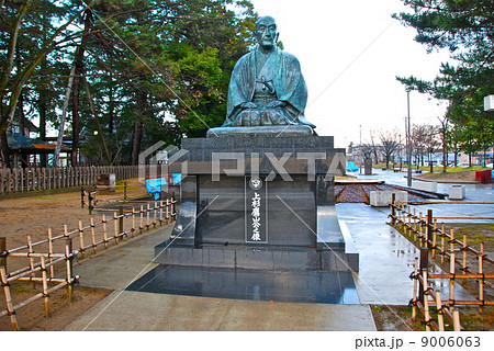 上杉鷹山公之像(米沢城/山形県米沢市丸の内) 上杉鷹山公之像(米沢城/山形県米沢市丸の内) 9006063