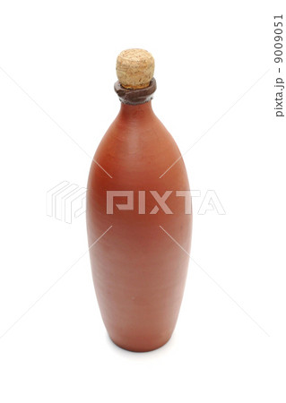Clay bottle with vine 9009051