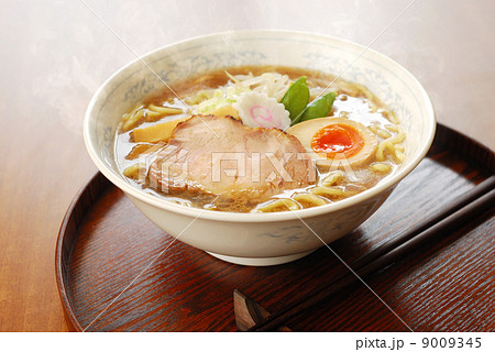 豚骨醤油ラーメン 9009345