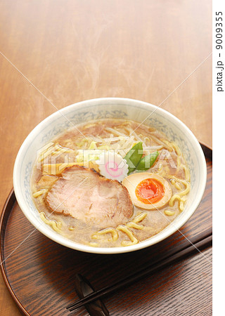 豚骨醤油ラーメン 豚骨醤油ラーメン 9009355