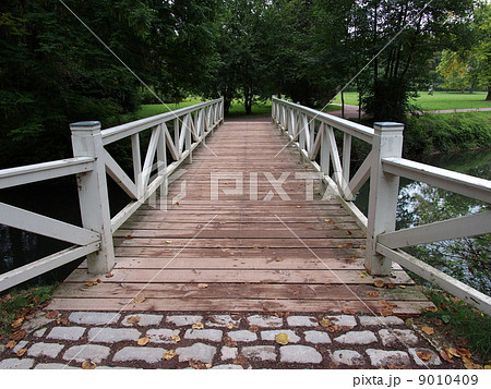 ドイツ 古典主義の都ワイマール イルム河畔公園の橋 ドイツ 古典主義の都ワイマール イルム河畔公園の橋 9010409