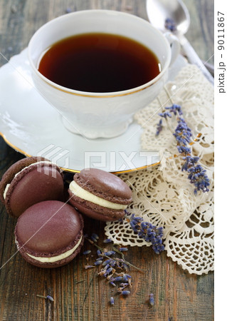 Macarons and sprigs of lavender. 9011867