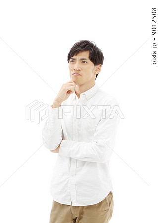 考える男性 9012508