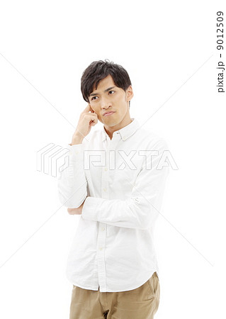 考える男性 9012509