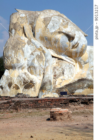 giant reclining buddha ruin 9013217