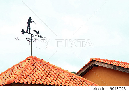 Italian Building 9013708