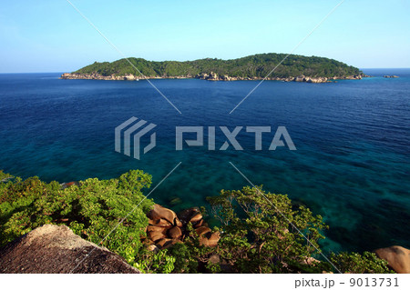 Aerial view of island 9013731