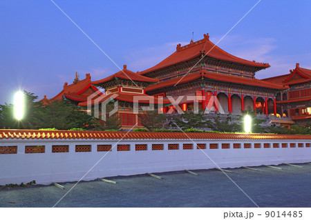 Chinese Dragon Temple in Bangkok Thailand at dusk Chinese Dragon Temple in Bangkok Thailand at dusk 9014485