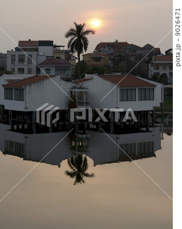 ハノイ　西湖の夕暮れ 9026471