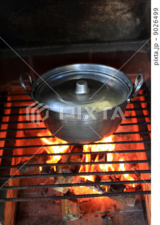 キャンプでのカレー大鍋　 9026499