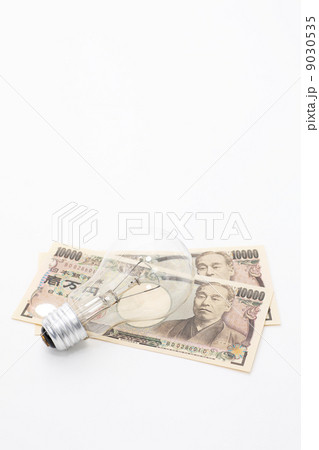 お金と電球 お金と電球 9030535