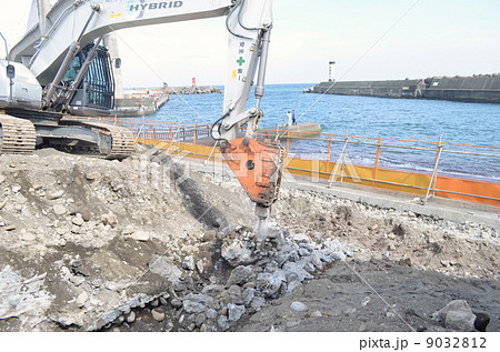 コンクリートの斫り コンクリートの斫り 9032812