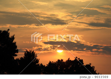 夕暮れ時の西空 夕暮れ時の西空 9033569
