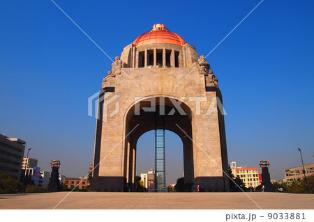 メキシコシティの革命記念塔 9033881