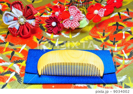 髪飾りと櫛 9034002