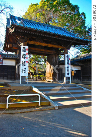 喜多院の山門（埼玉県川越市小仙波町） 9039072