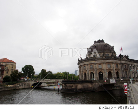 世界遺産　ドイツ　ベルリン　博物館島　ボーデ博物館 9039512