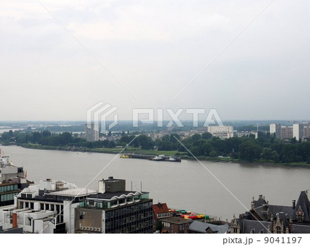 ベルギー　アントワープ　町並み 9041197