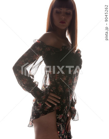 silhouette backlight picture of woman 9045262