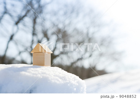 積み木の家（冬） 9048852
