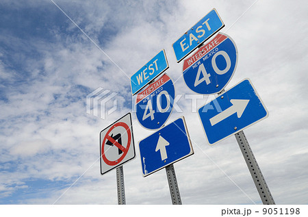 アメリカの道路標識 9051198