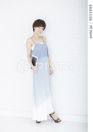 若い女性 9055999