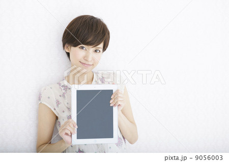 若い女性 9056003