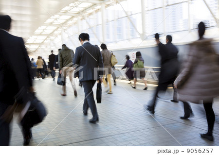 通勤風景　 9056257