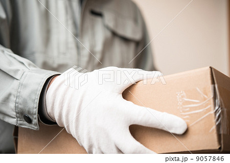 ダンボールと業者  9057846