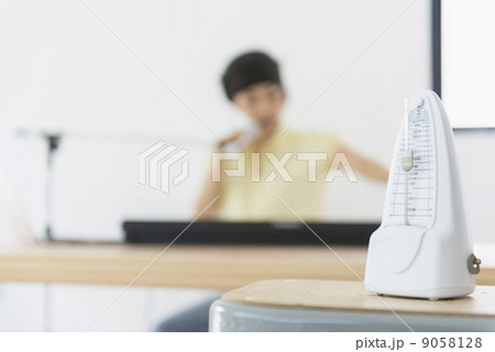 クリエイティブガール 9058128